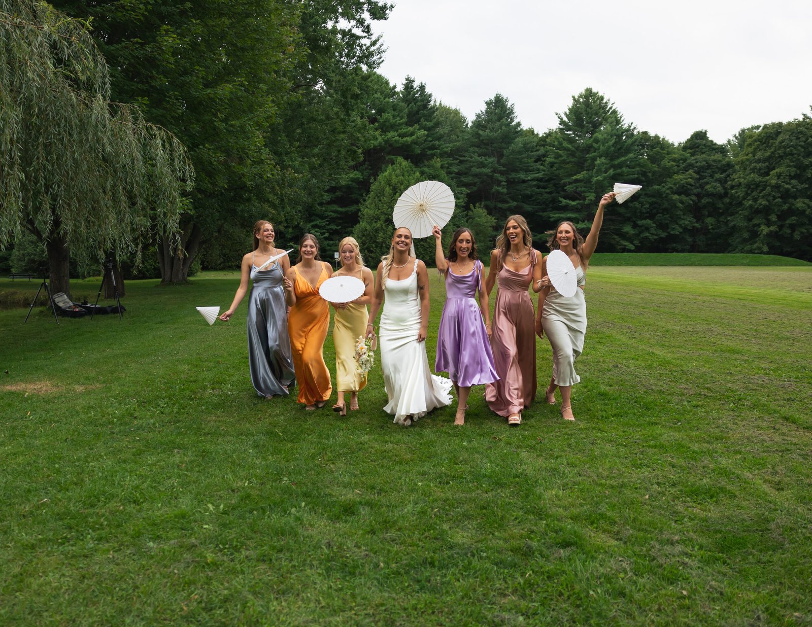 La mariée et ses demoiselles d&rsquo;honneur