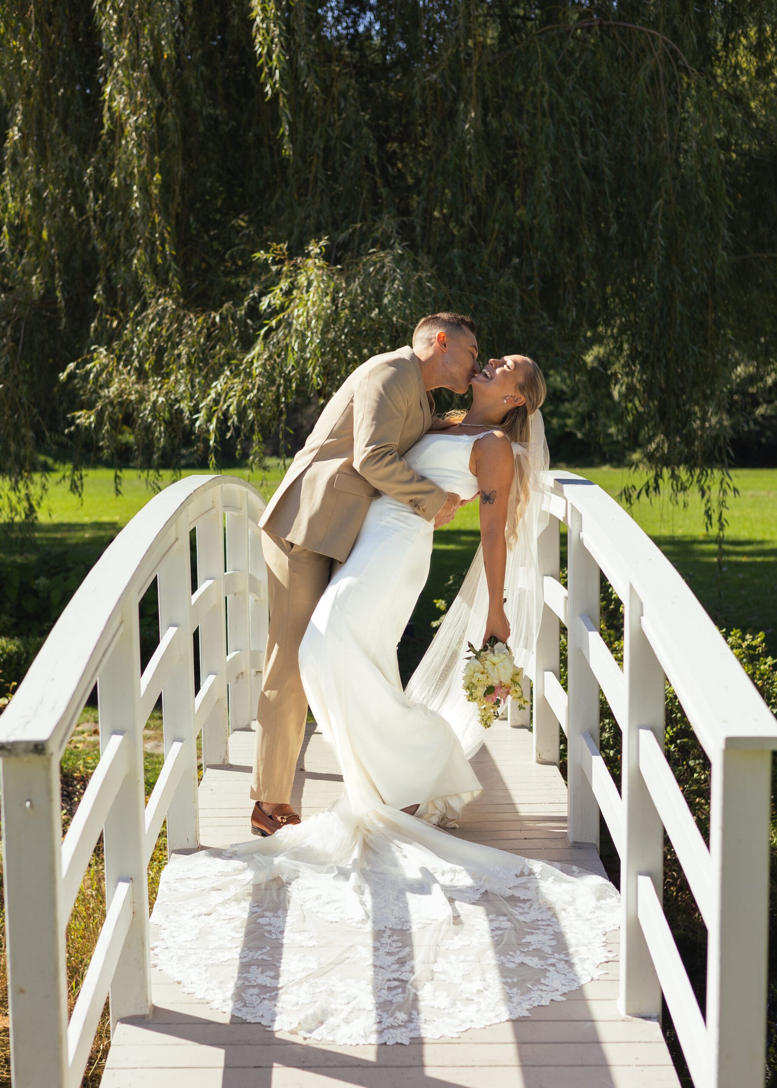 Photographie de mariage, portrait des mariés, poses photos de mariage, photographe de mariage Montréal