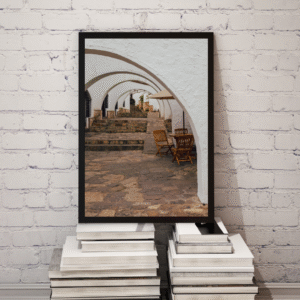 la terrasse du café avec cadre en bois