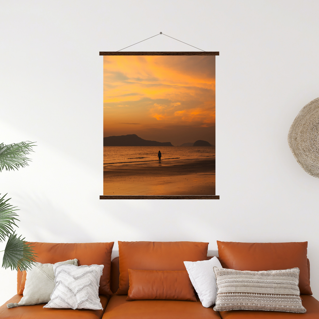 promenade matinale en thaïlande avec support à affiche en bois